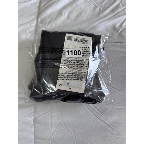 New Lululemon Softstreme Kick Flare Mid Rise Short 4" Size 14 Black Soft NWT - Picture 10 of 10